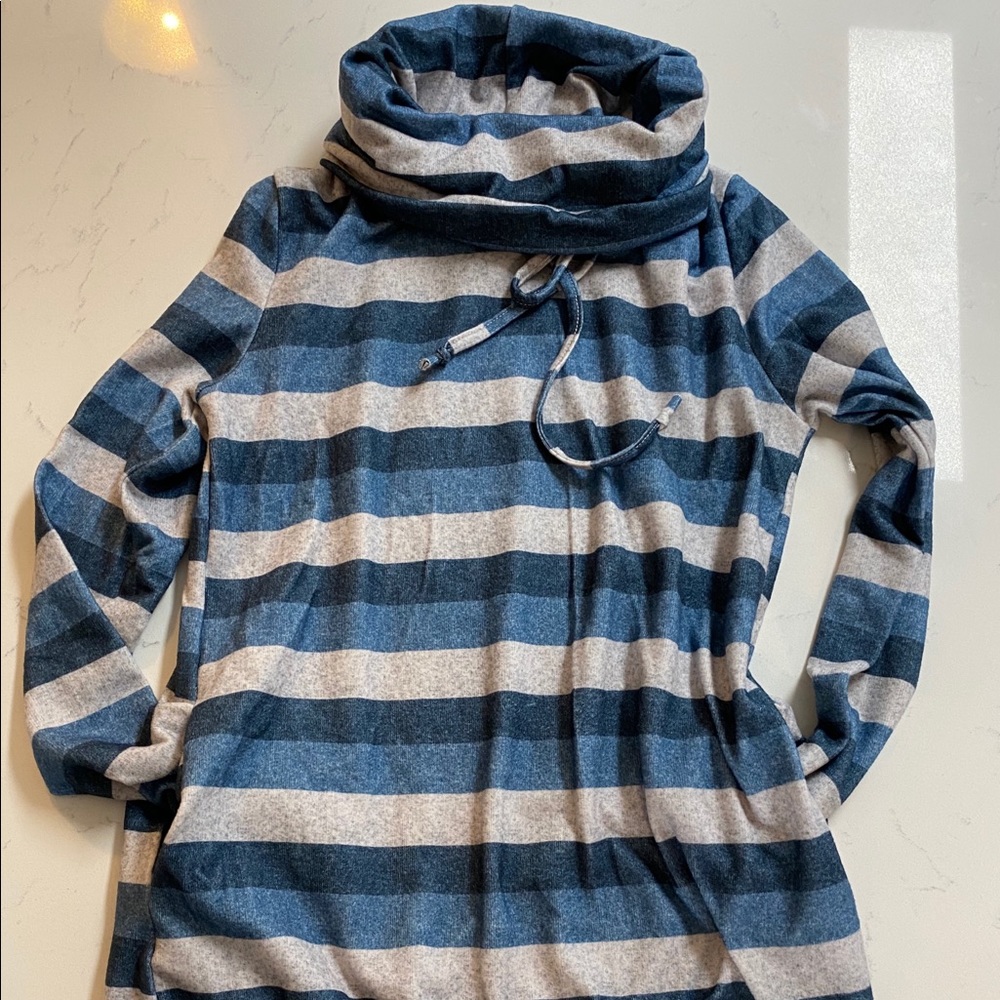 Cowl neck drawstring sweatshirt size small